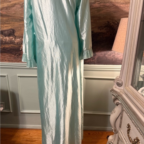 Vintage Light Aqua Ruffle-Trim Women's Robe FLAWED - Sleepwear - Picture 10 of 11
